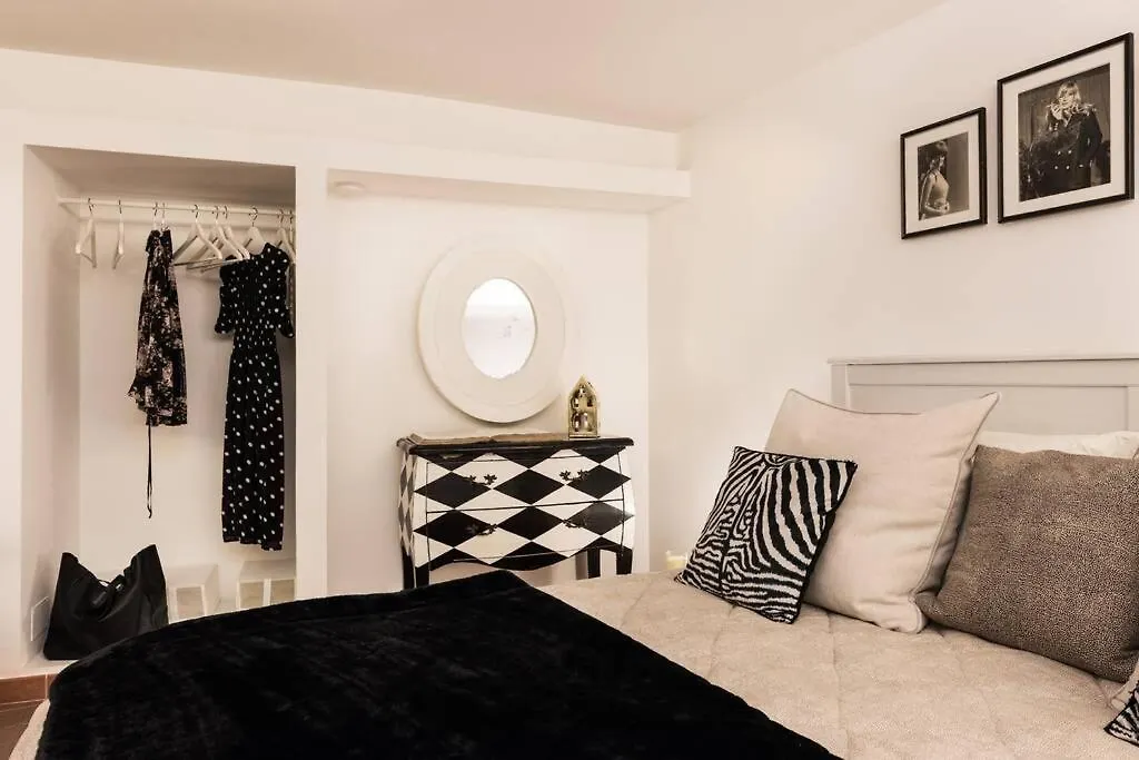 Lovely Colosseum Loft Apartment ローマ