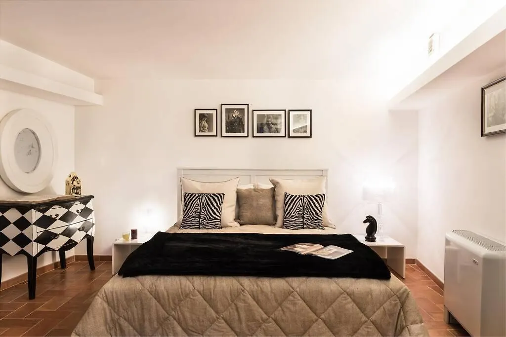 Lovely Colosseum Loft Apartment ローマ